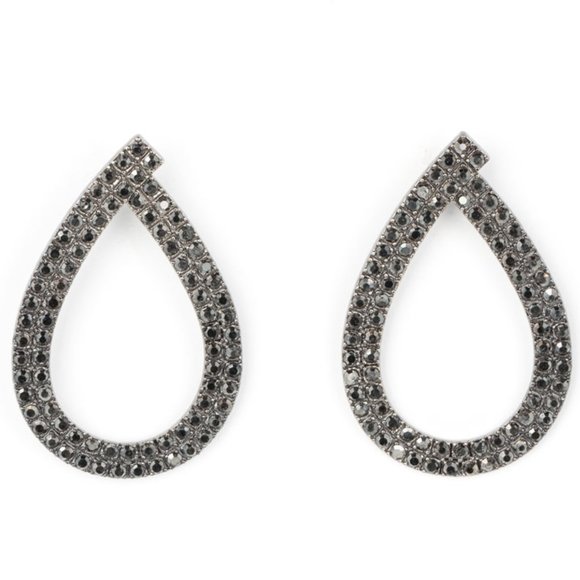 Diva Dust - Black Earrings - Picture 2 of 2